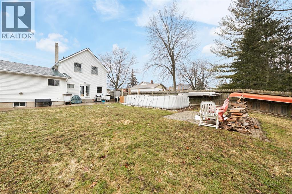 590 Simcoe Street, Warwick-Watford, ON - Outdoor