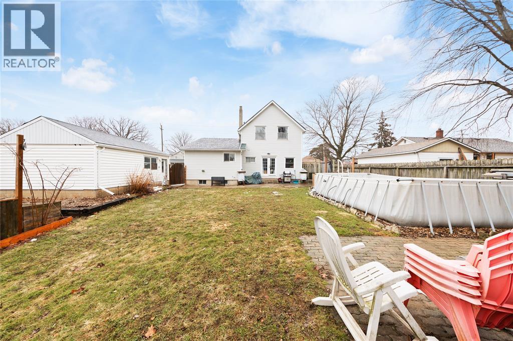 590 Simcoe Street, Warwick-Watford, ON - Outdoor