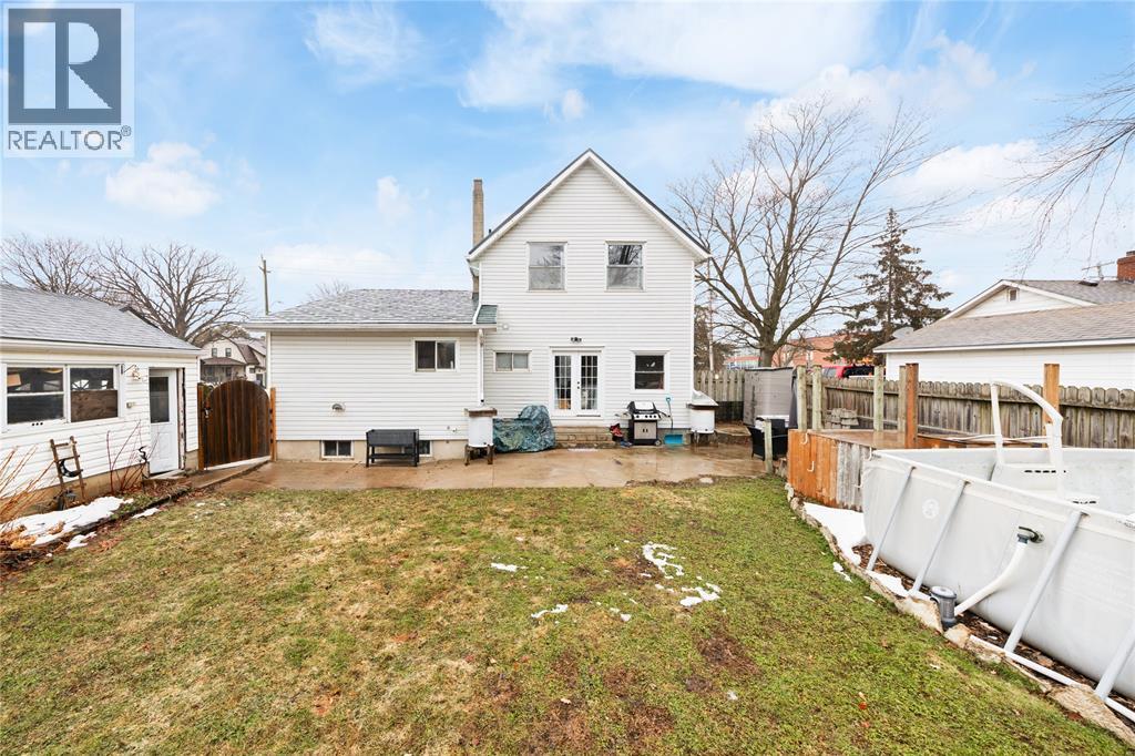 590 Simcoe Street, Warwick-Watford, ON - Outdoor
