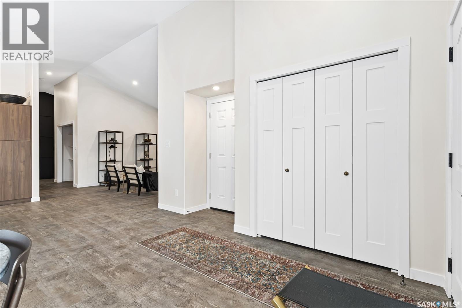 9 70 8Th Avenue, Lumsden, SK - Indoor Photo Showing Other Room