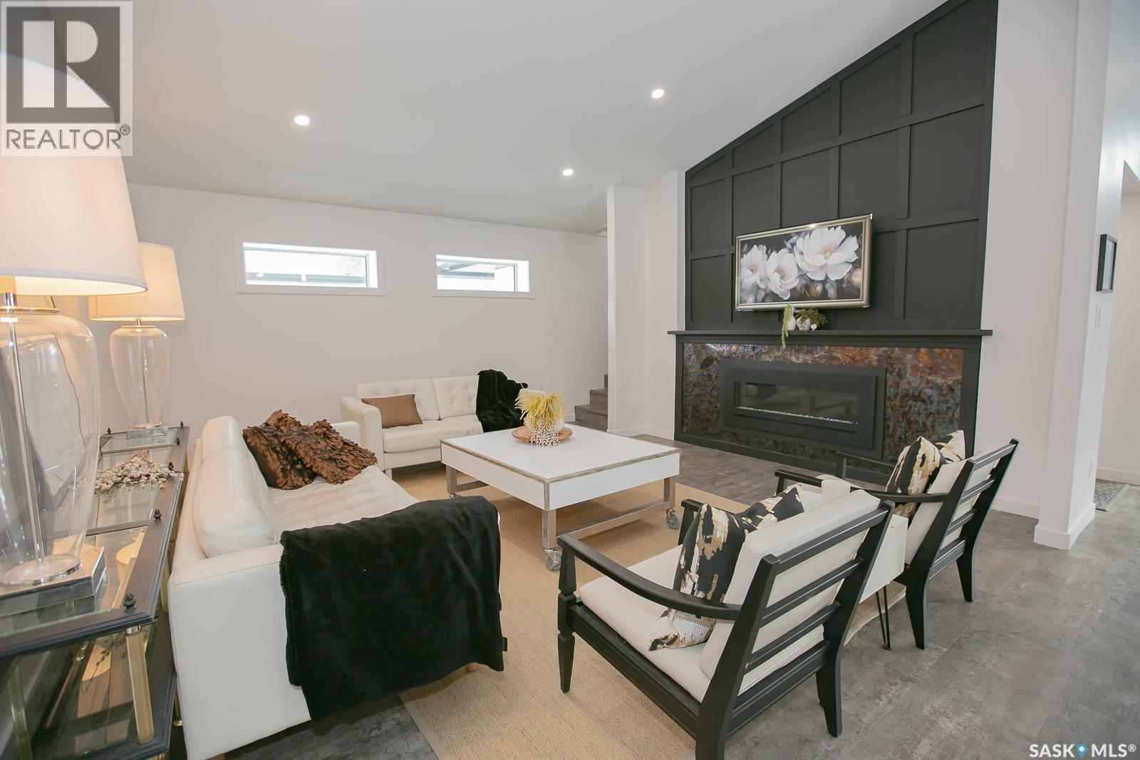 9 70 8Th Avenue, Lumsden, SK - Indoor