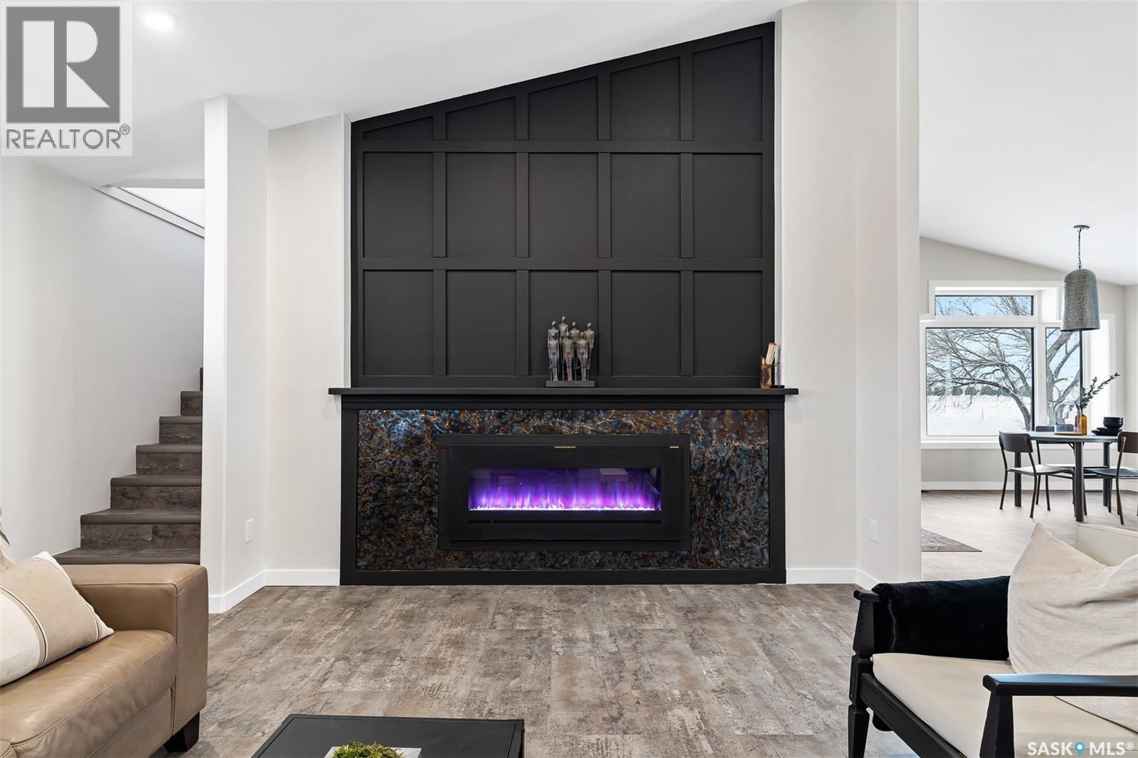 9 70 8Th Avenue, Lumsden, SK - Indoor Photo Showing Living Room With Fireplace