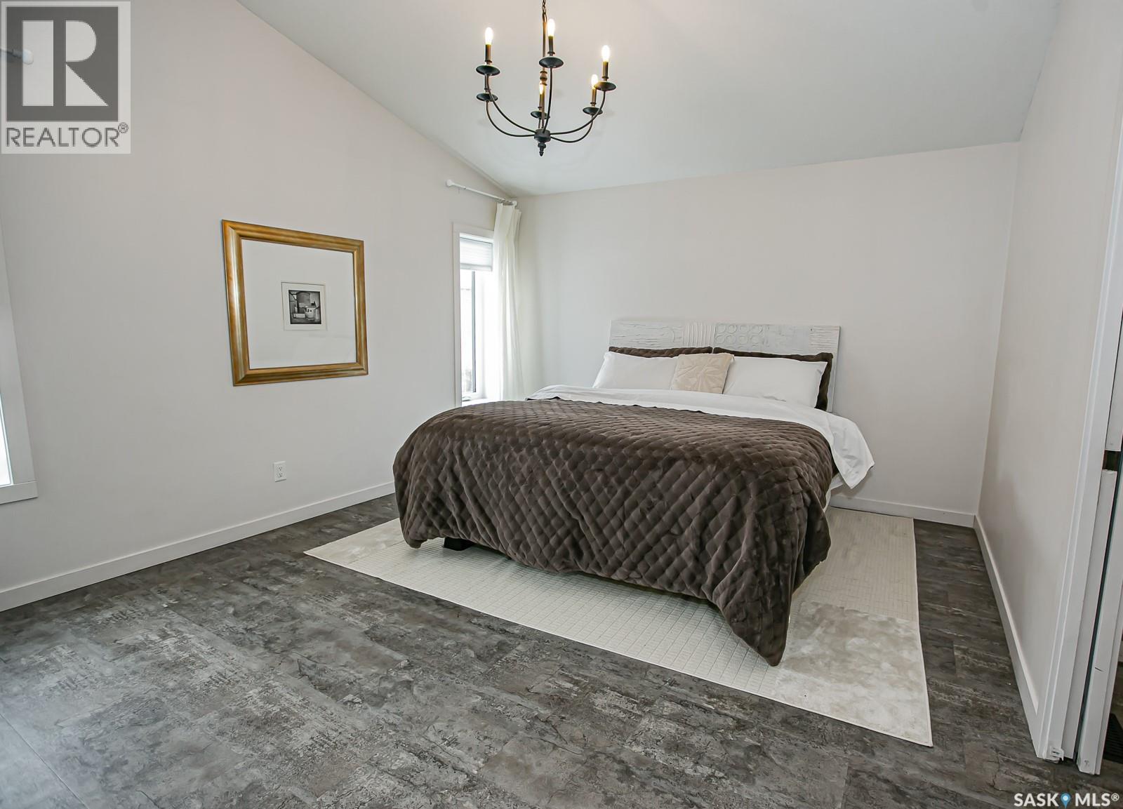 9 70 8Th Avenue, Lumsden, SK - Indoor Photo Showing Bedroom