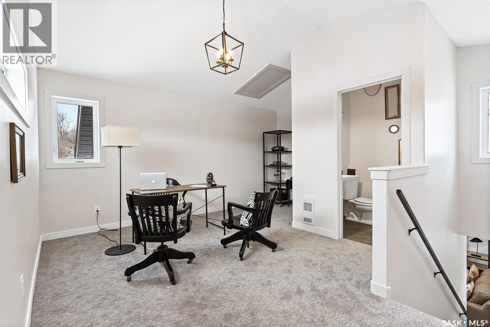 9 70 8Th Avenue, Lumsden, SK - Indoor Photo Showing Office