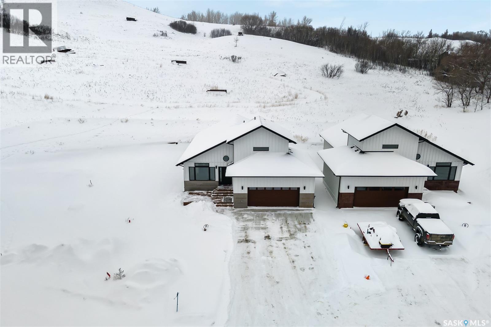 9 70 8Th Avenue, Lumsden, SK - Outdoor