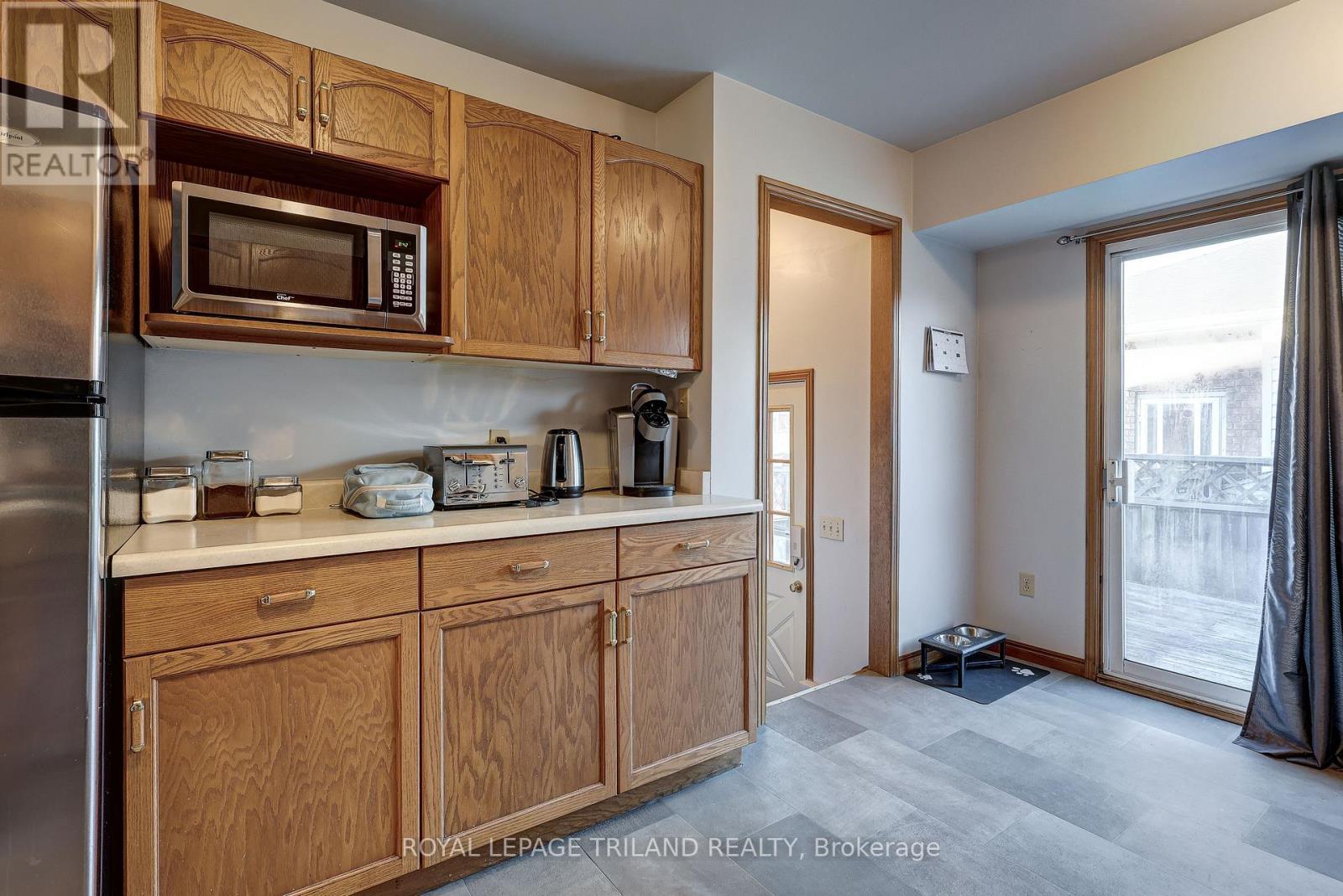 KITCHEN - 378 HIGHVIEW DRIVE - ST. THOMAS - 378 Highview Drive, St. Thomas, ON - Indoor Photo Showing Kitchen
