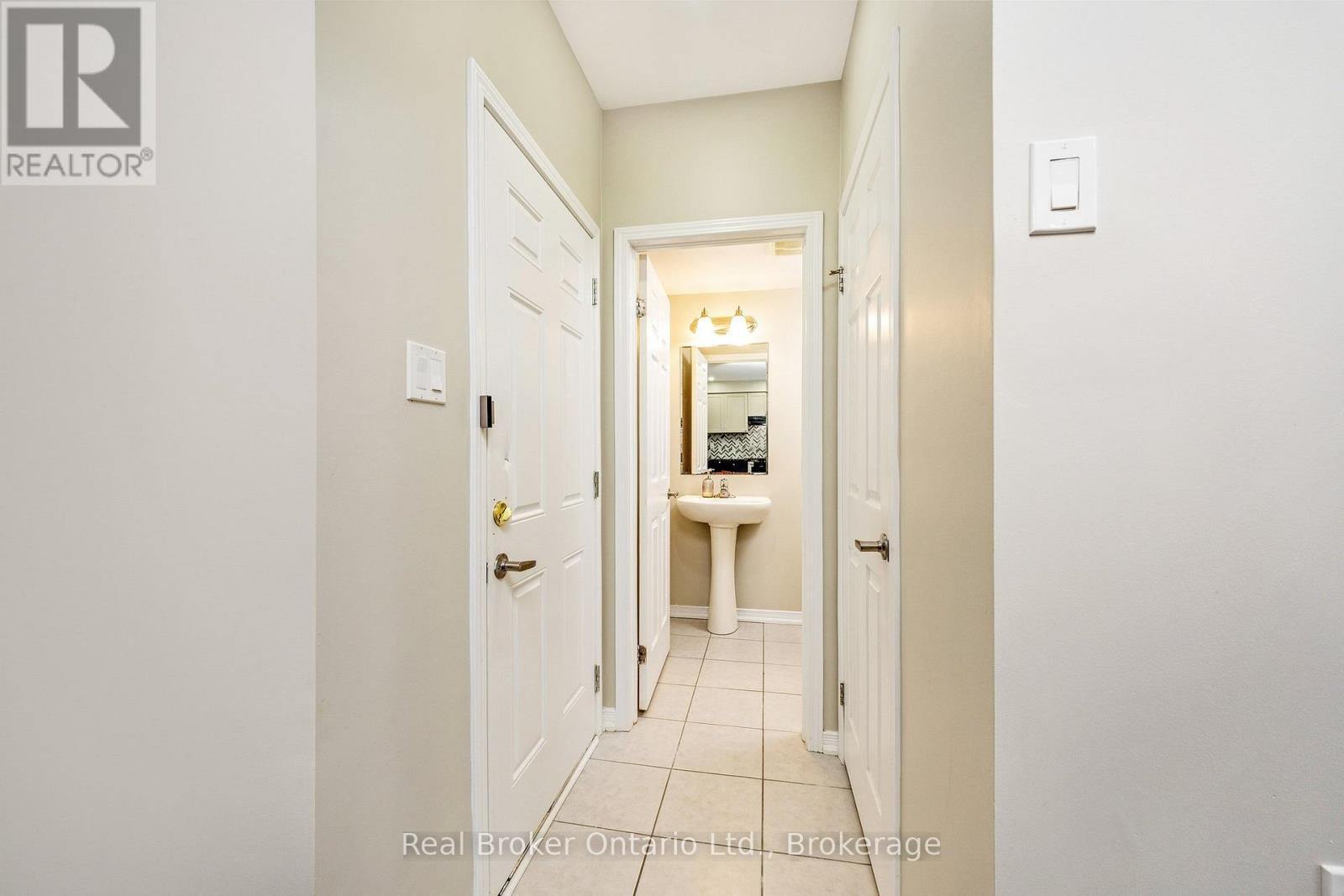 241 Pineglen Crescent, Kitchener, ON - Indoor Photo Showing Other Room