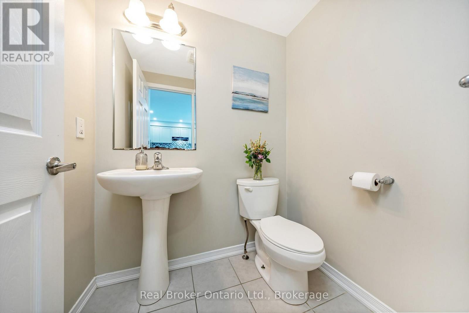 241 Pineglen Crescent, Kitchener, ON - Indoor Photo Showing Bathroom