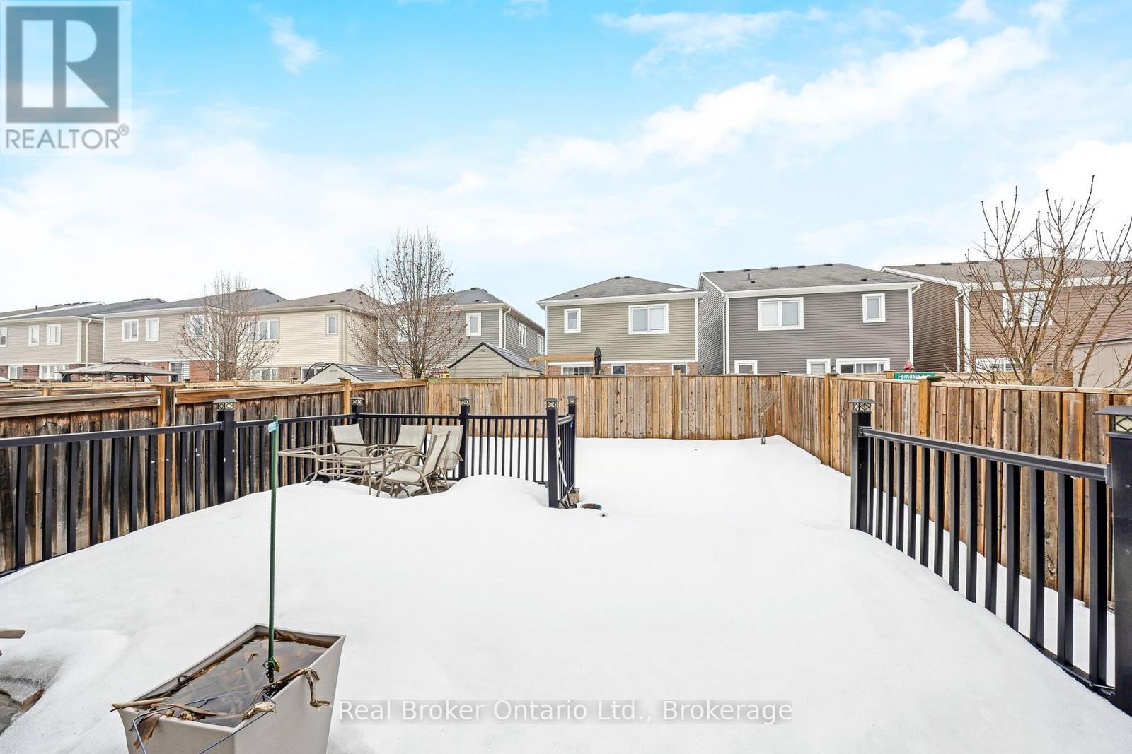 241 Pineglen Crescent, Kitchener, ON - Outdoor