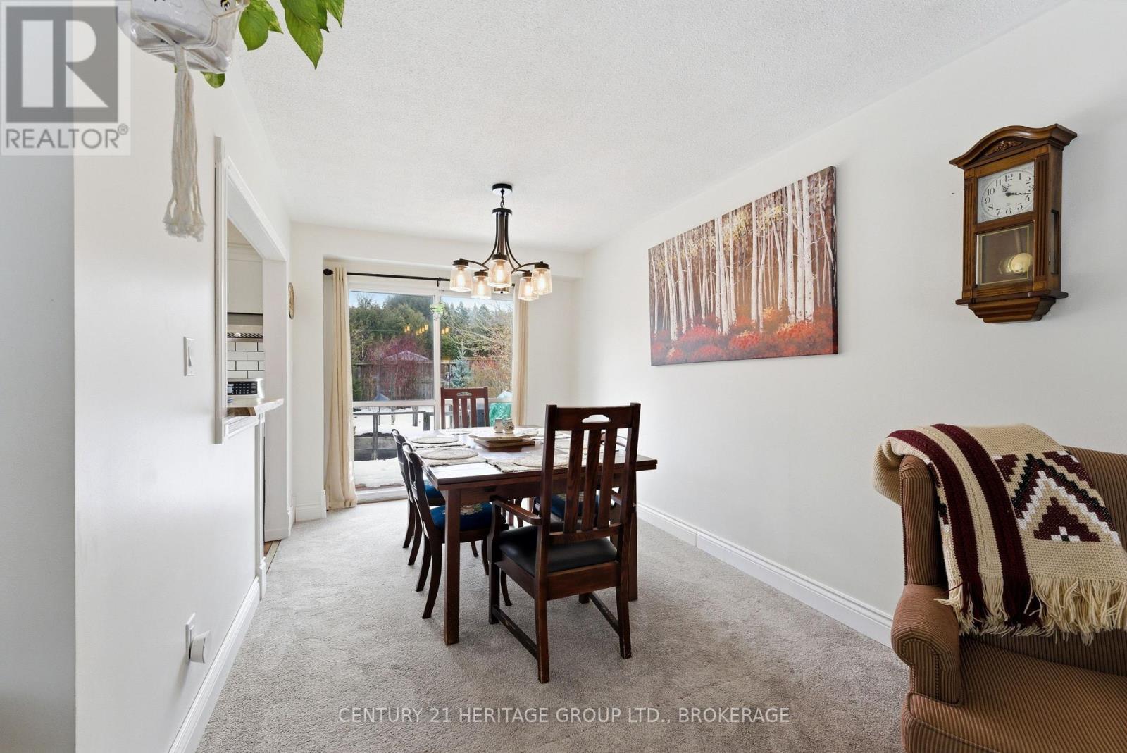 205 Keewatin Street, Oshawa (Donevan), ON - Indoor Photo Showing Dining Room