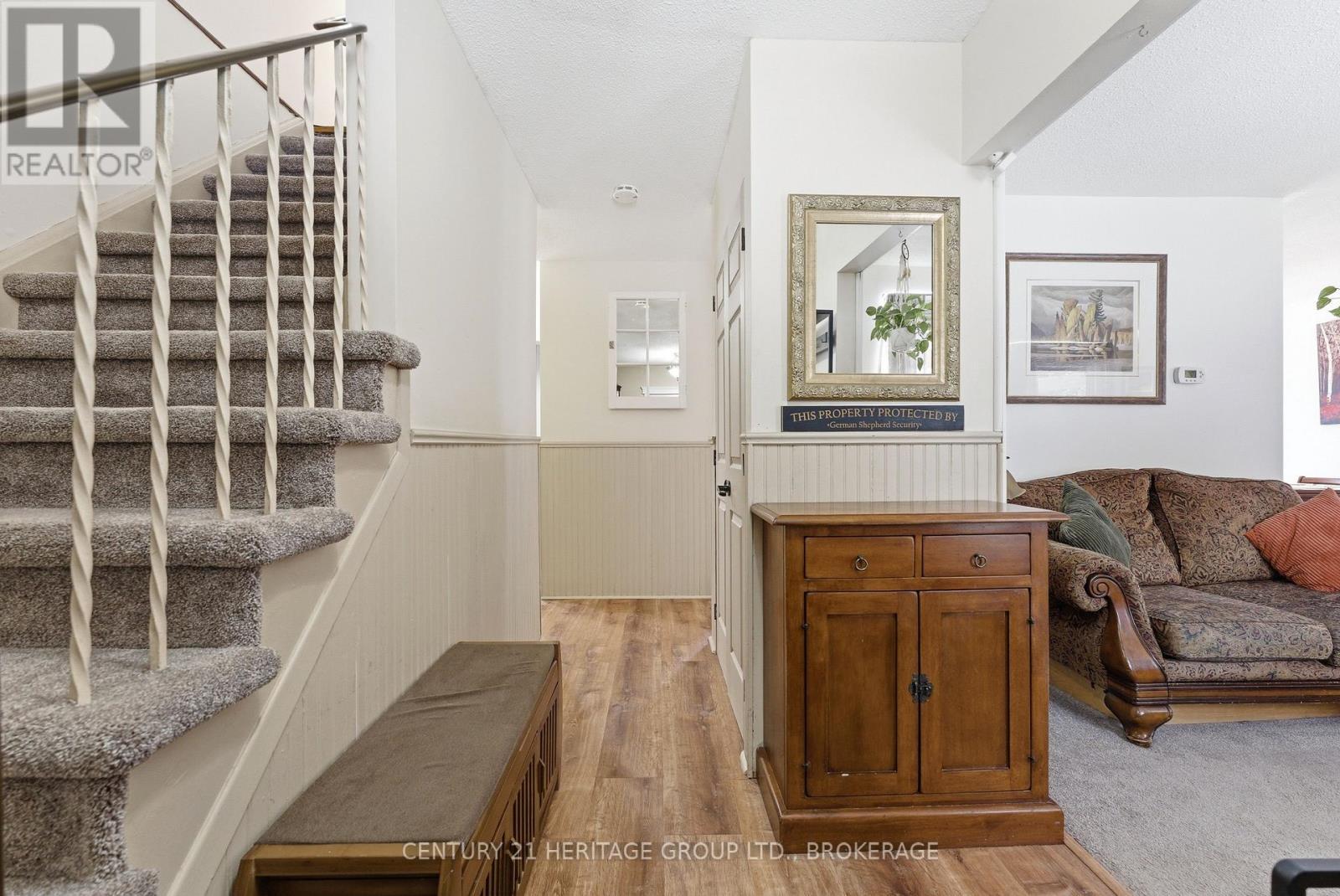 205 Keewatin Street, Oshawa (Donevan), ON - Indoor Photo Showing Other Room