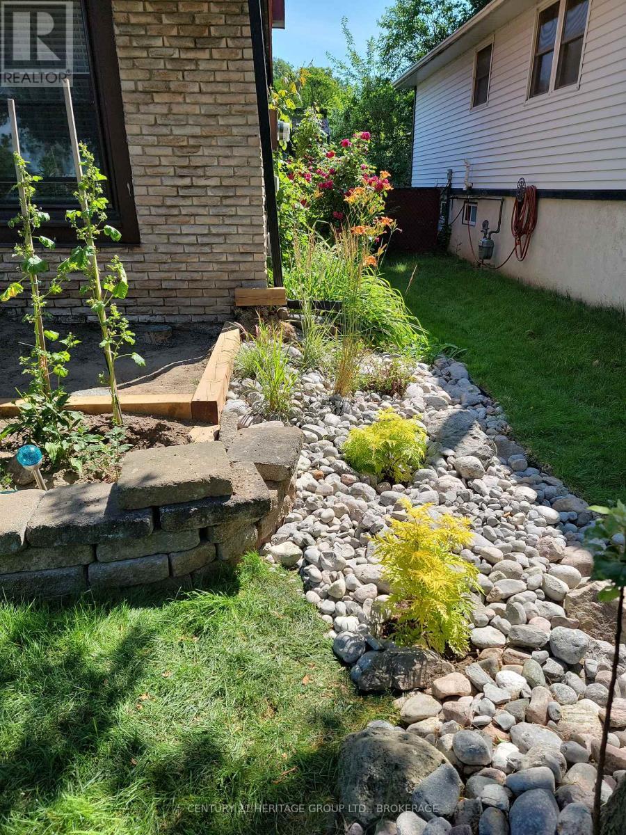 205 Keewatin Street, Oshawa (Donevan), ON - Outdoor