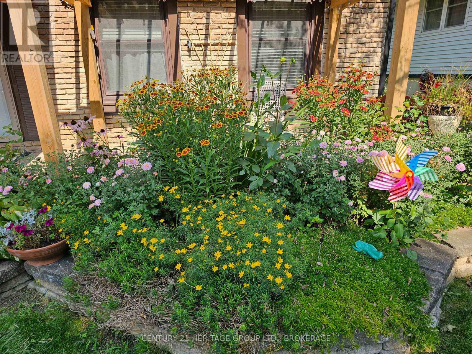 205 Keewatin Street, Oshawa (Donevan), ON - Outdoor