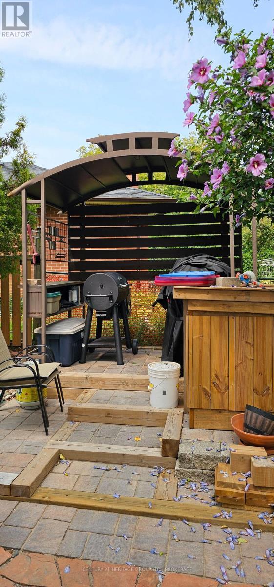 205 Keewatin Street, Oshawa (Donevan), ON - Outdoor With Deck Patio Veranda