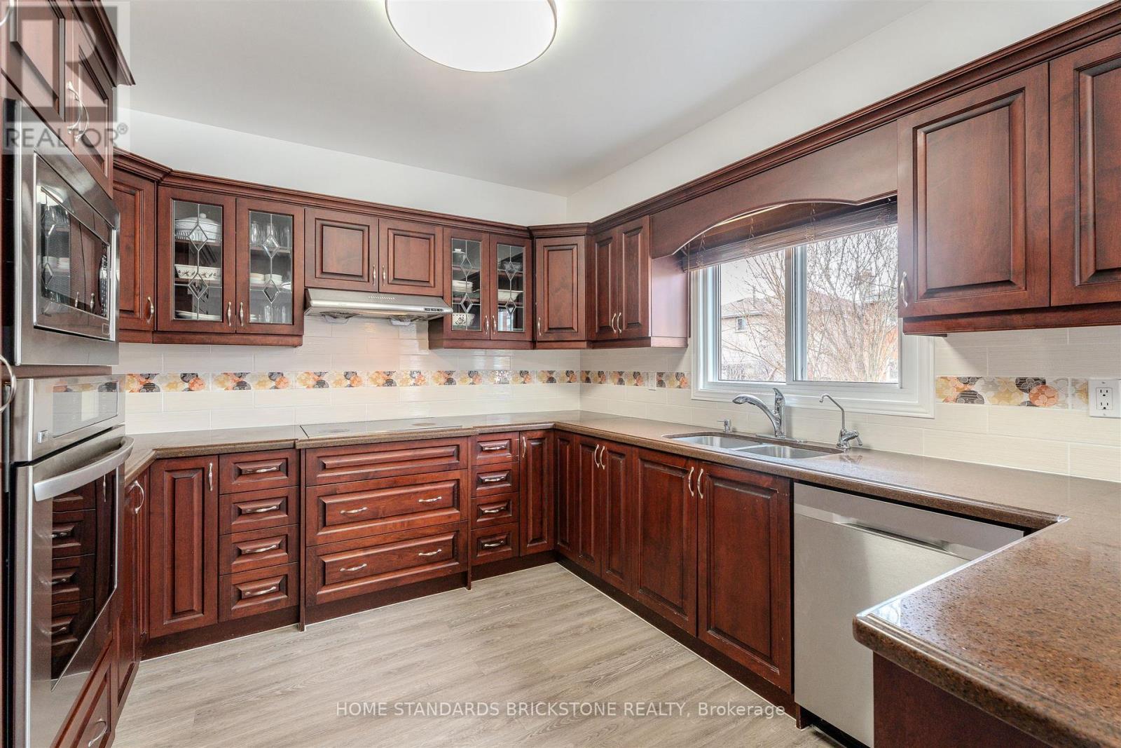 4538 Penhallow Road, Mississauga, ON - Indoor Photo Showing Kitchen With Double Sink