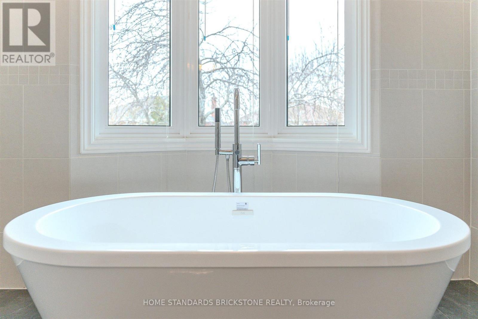 4538 Penhallow Road, Mississauga, ON - Indoor Photo Showing Bathroom