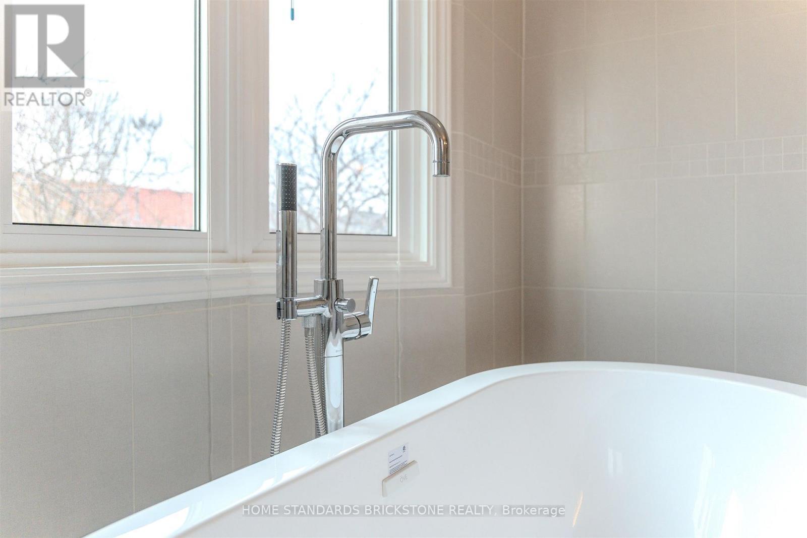 4538 Penhallow Road, Mississauga, ON - Indoor Photo Showing Bathroom