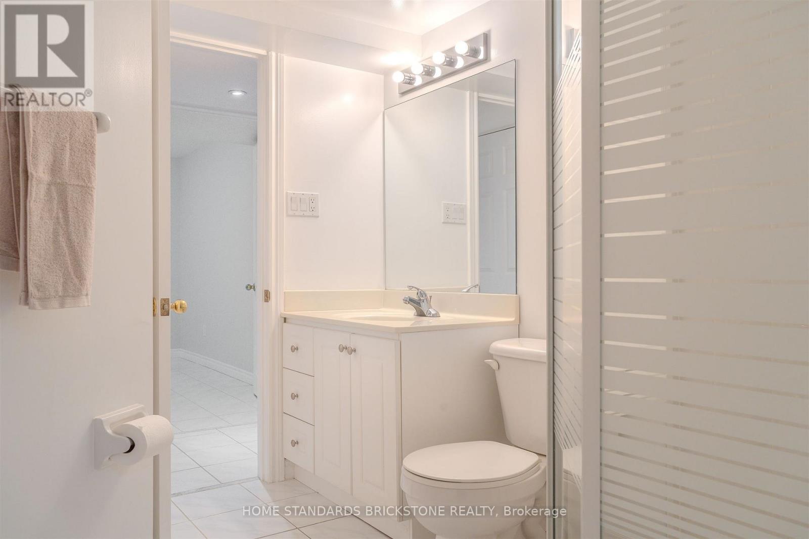 4538 Penhallow Road, Mississauga, ON - Indoor Photo Showing Bathroom