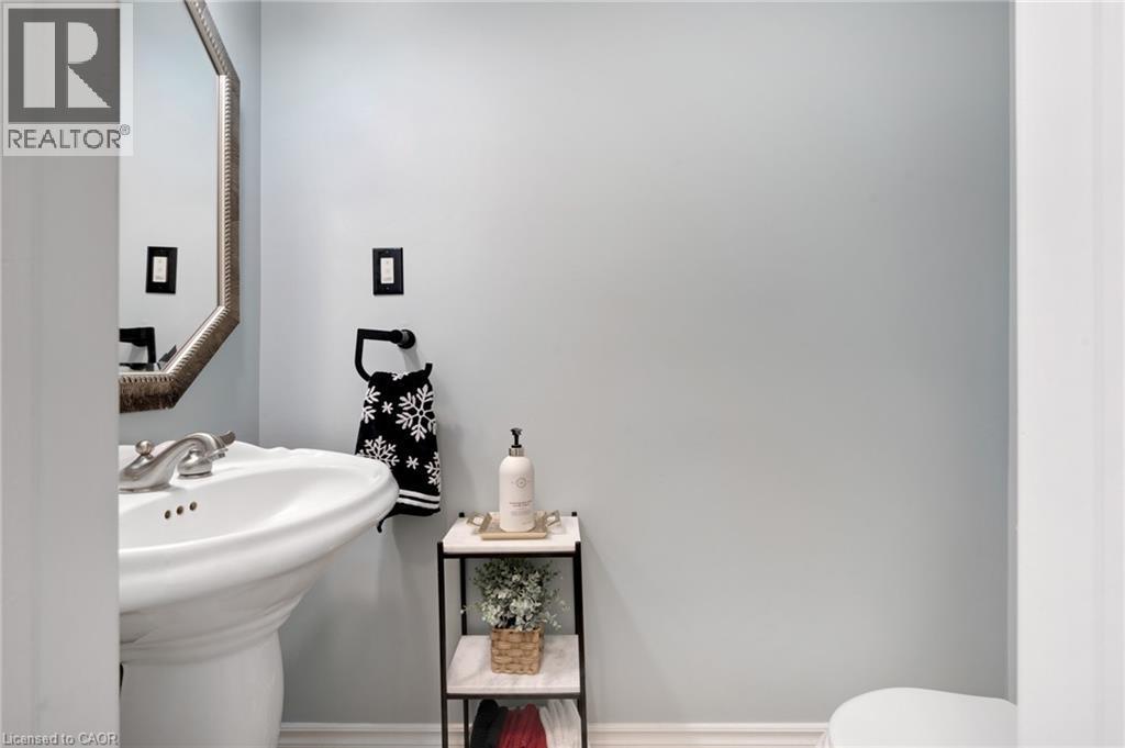 1295 Sheffield Road, Cambridge, ON - Indoor Photo Showing Bathroom