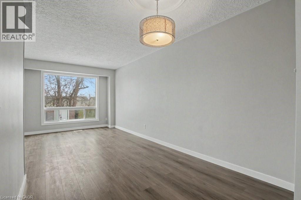 104 Ralgreen Crescent, Kitchener, ON - Indoor Photo Showing Other Room
