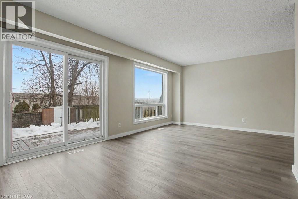 104 Ralgreen Crescent, Kitchener, ON - Indoor Photo Showing Other Room