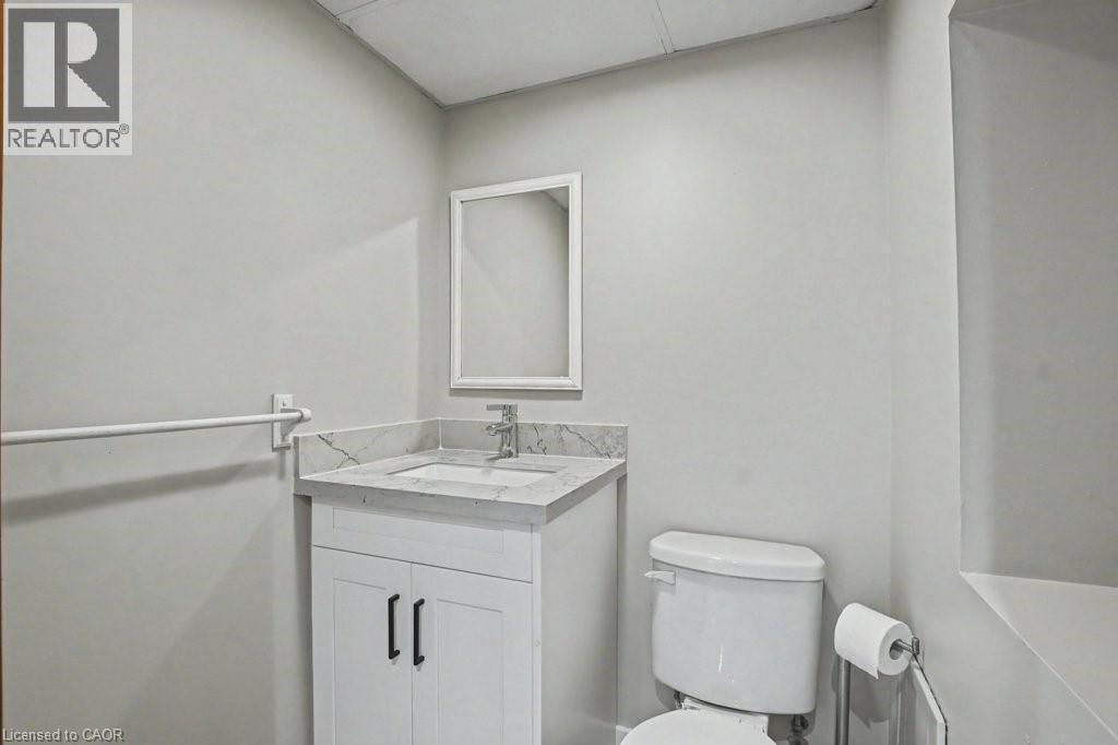 104 Ralgreen Crescent, Kitchener, ON - Indoor Photo Showing Bathroom