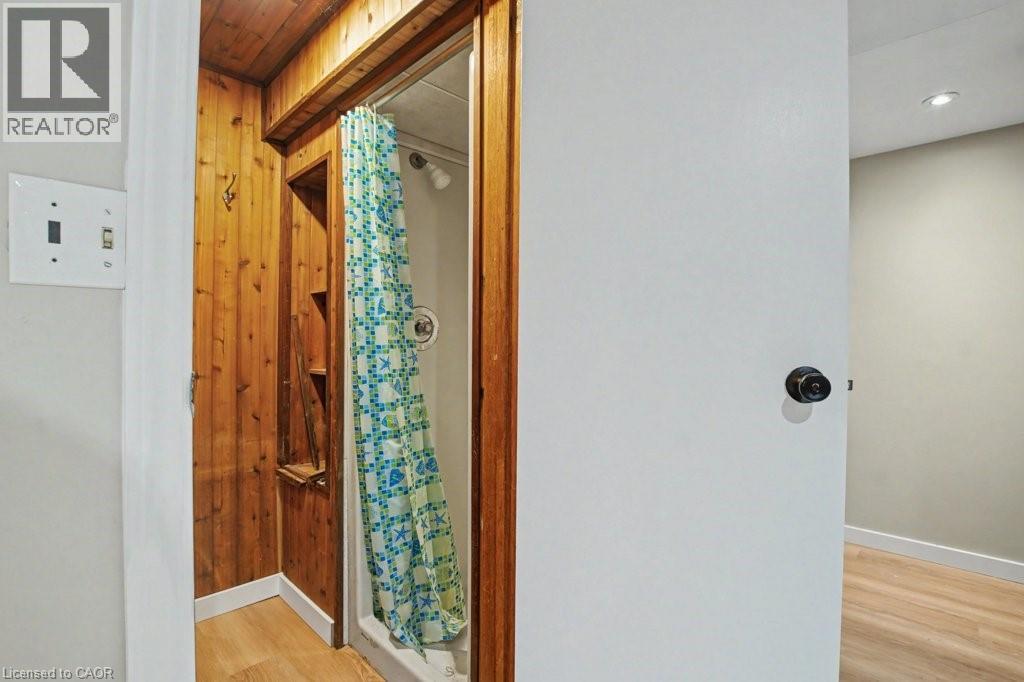 Basement shower - 104 Ralgreen Crescent, Kitchener, ON - Indoor Photo Showing Other Room