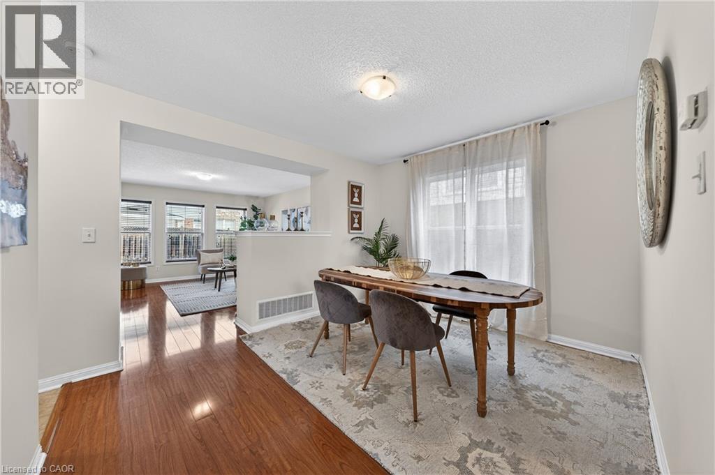 20 Longspur Way, Cambridge, ON - Indoor Photo Showing Dining Room