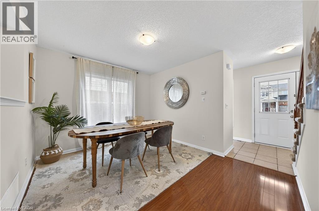 20 Longspur Way, Cambridge, ON - Indoor Photo Showing Dining Room