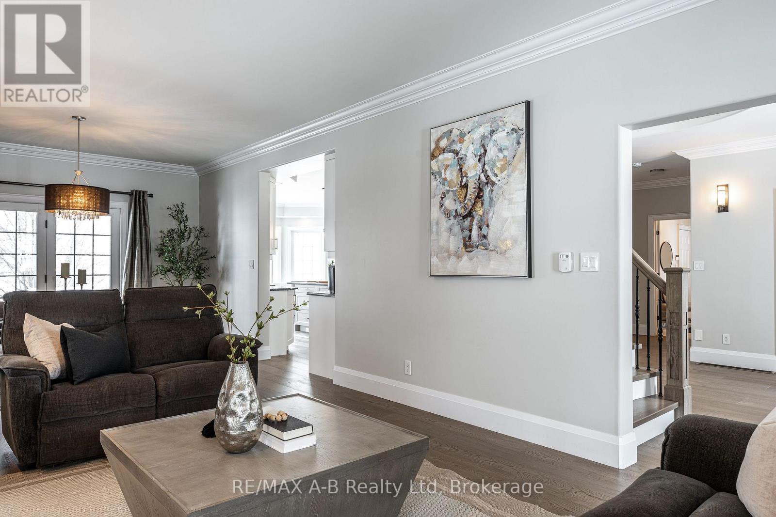 4609 Road 164, West Perth (Logan), ON - Indoor Photo Showing Living Room