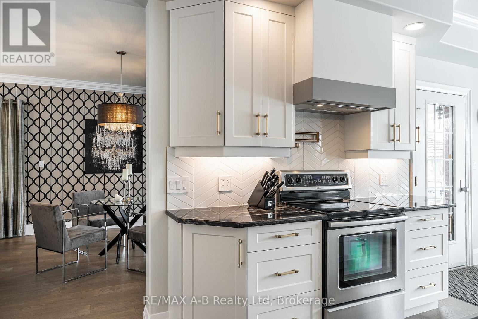 4609 Road 164, West Perth (Logan), ON - Indoor Photo Showing Kitchen With Upgraded Kitchen