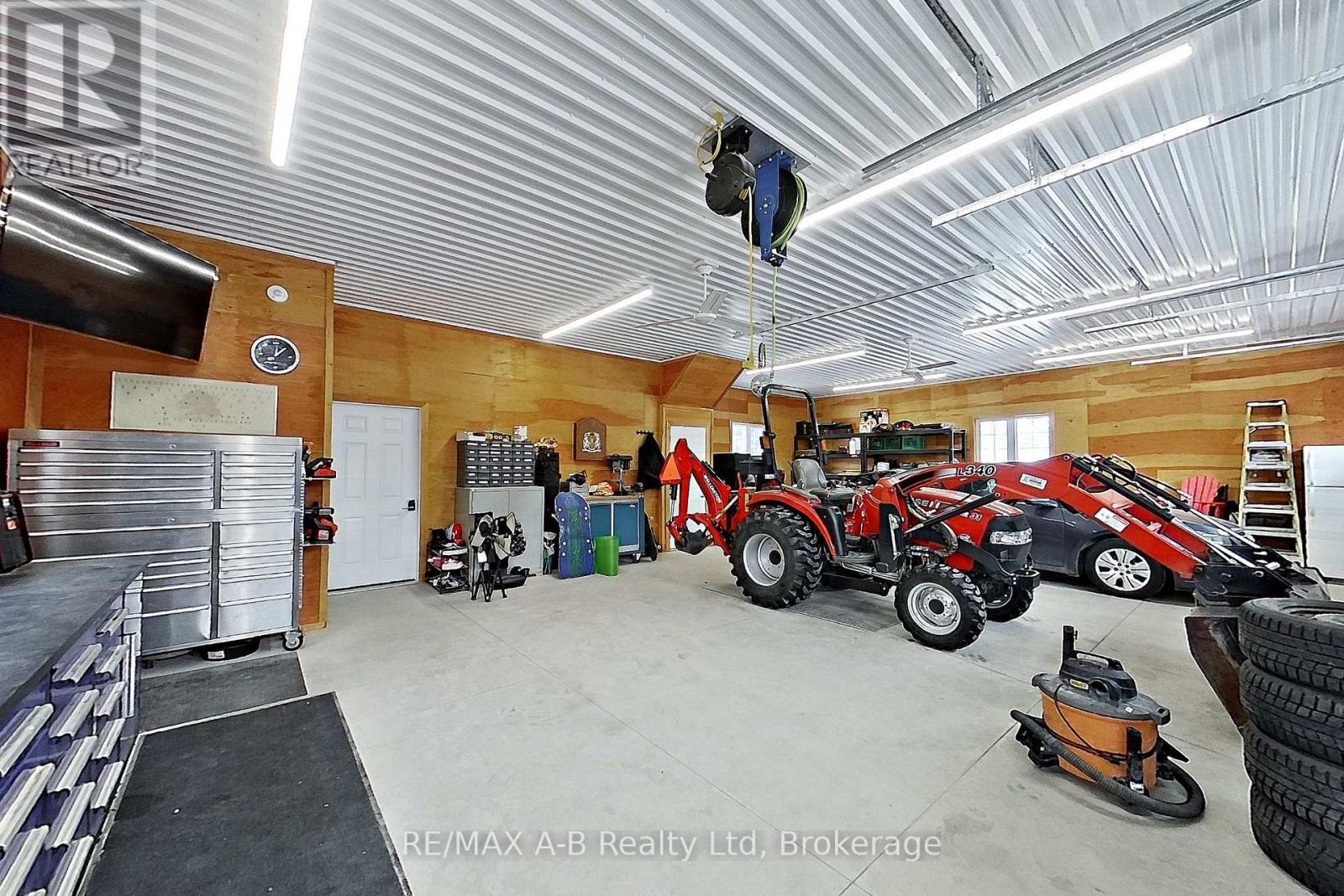 4609 Road 164, West Perth (Logan), ON - Indoor Photo Showing Garage