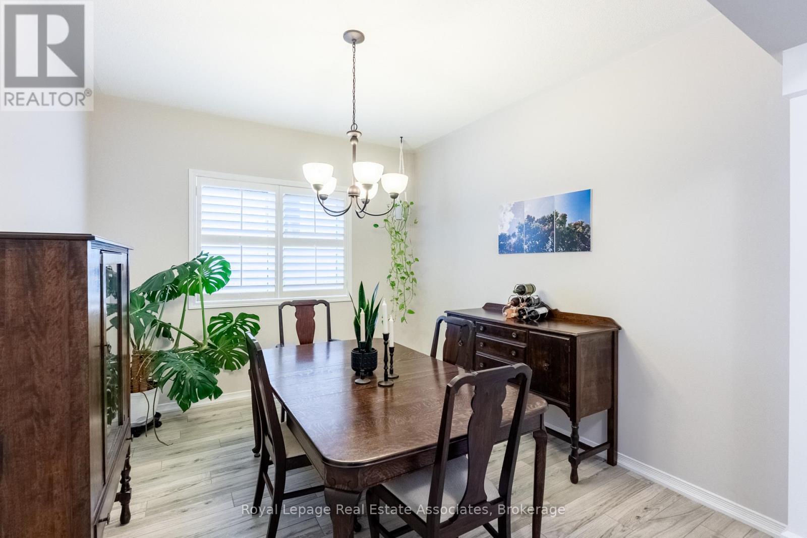 4680 Mcleod Road, Burlington, ON - Indoor Photo Showing Dining Room