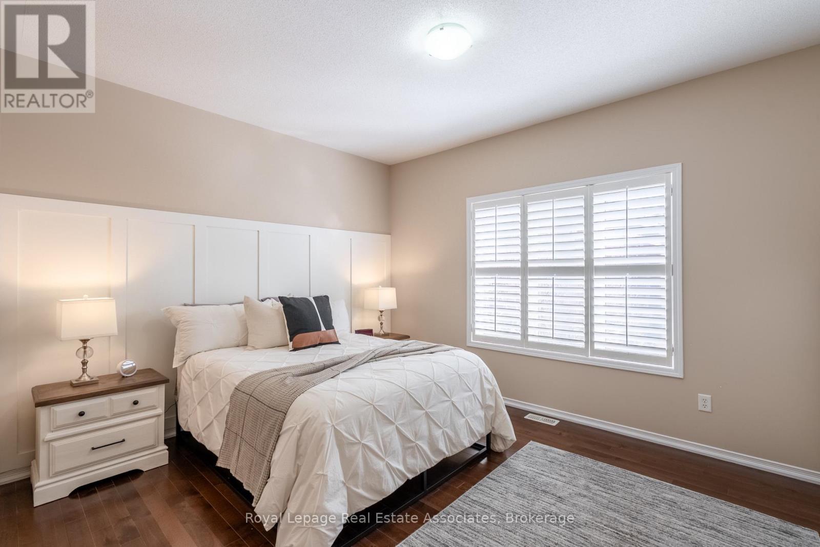 4680 Mcleod Road, Burlington, ON - Indoor Photo Showing Bedroom