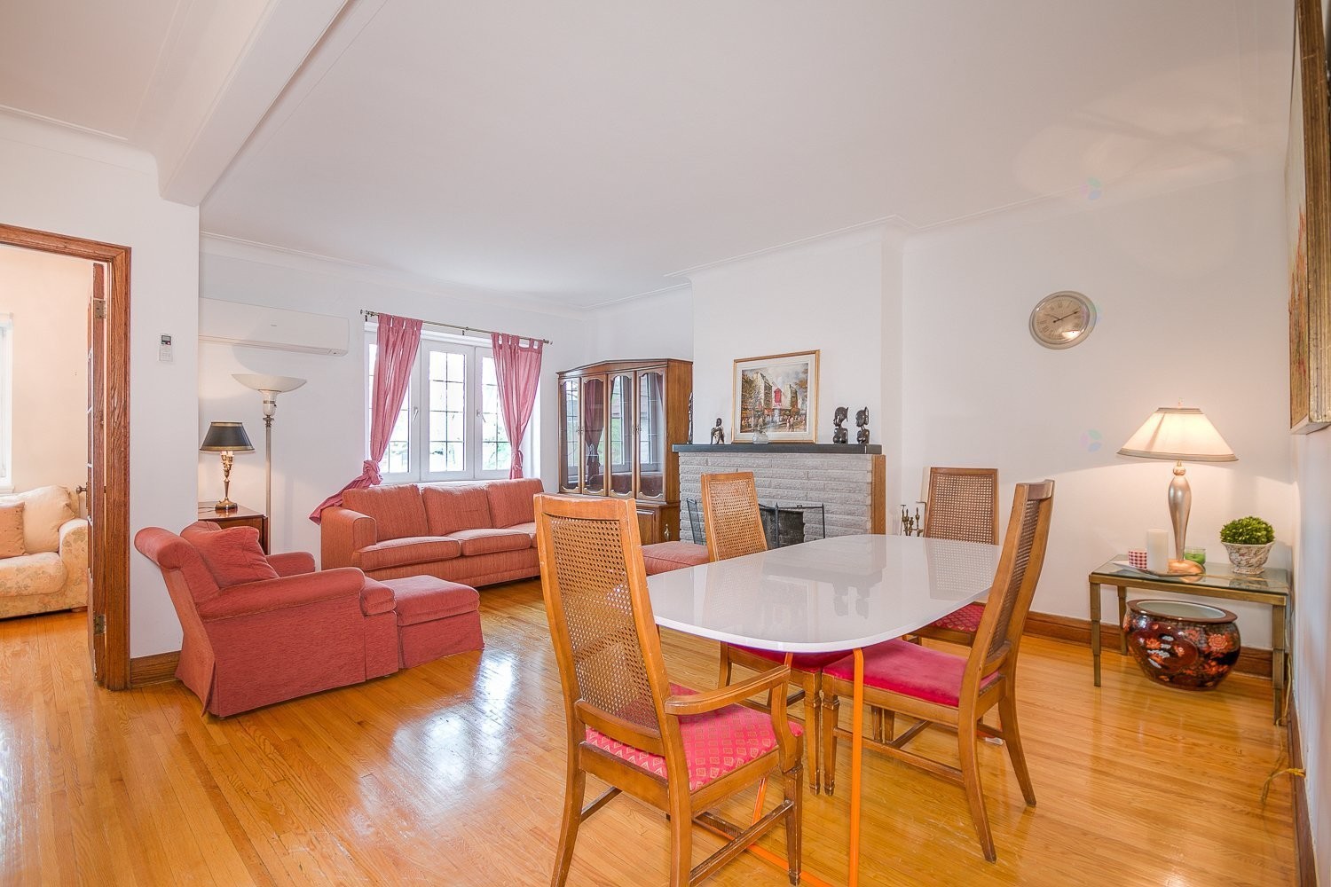 Salon - 5581 Place Beaminster, Montréal (Côte-Des-Neiges/Notre-Dame-De-Grâce), QC - Indoor