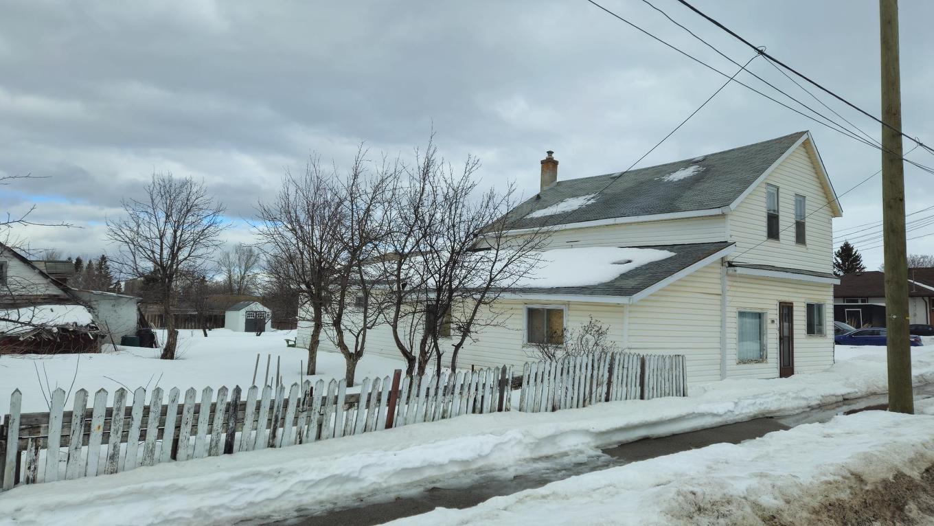 340 First Avenue, Thunder Bay, ON
