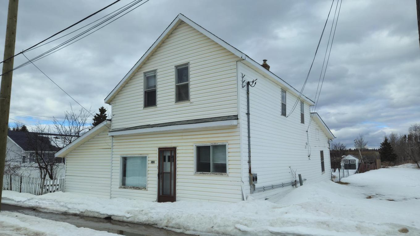 340 First Avenue, Thunder Bay, ON