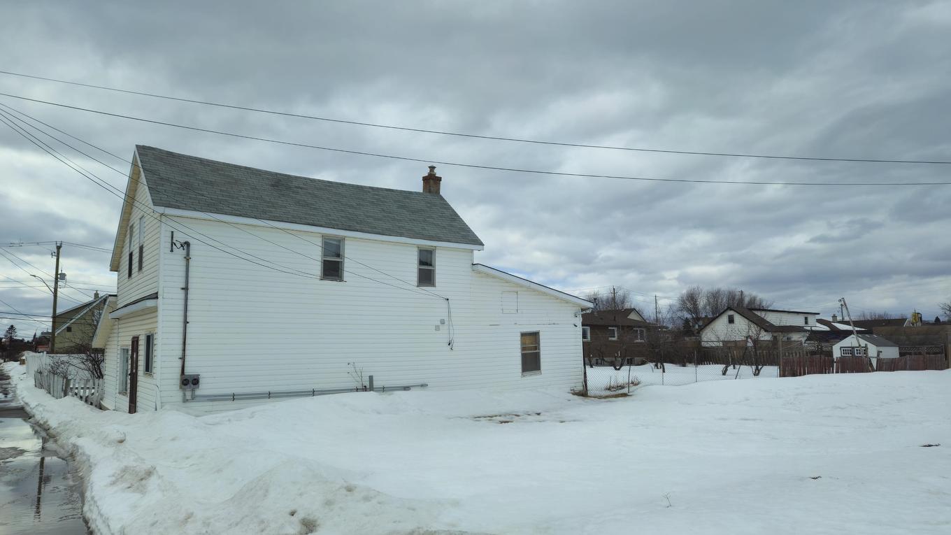 340 First Avenue, Thunder Bay, ON