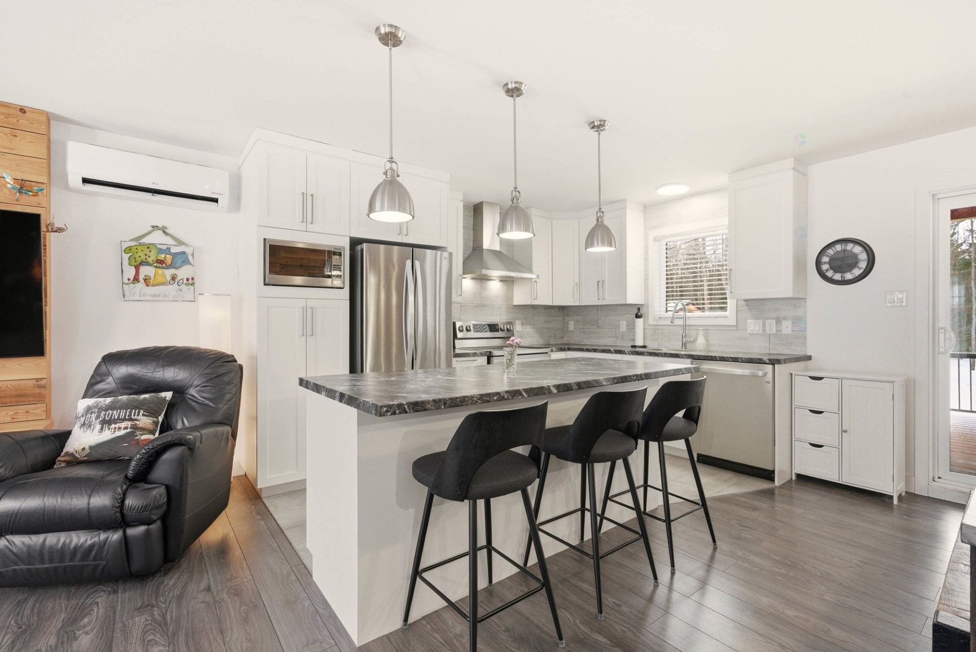 Living Room - 1030 Rue Des Saumons, Sainte-Marie-De-Blandford, QC - Indoor