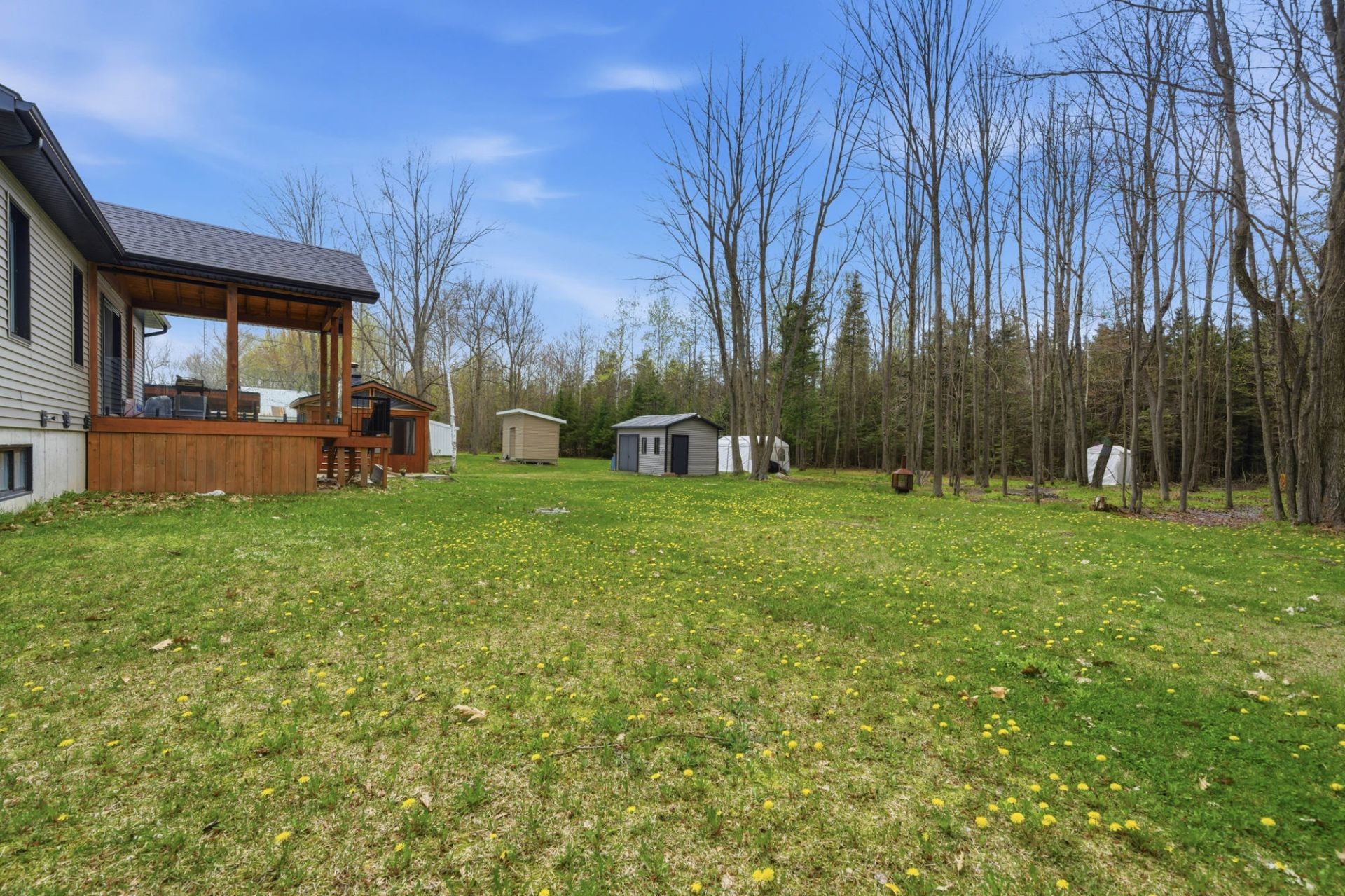 Veranda - 1030 Rue Des Saumons, Sainte-Marie-De-Blandford, QC - Indoor With Fireplace