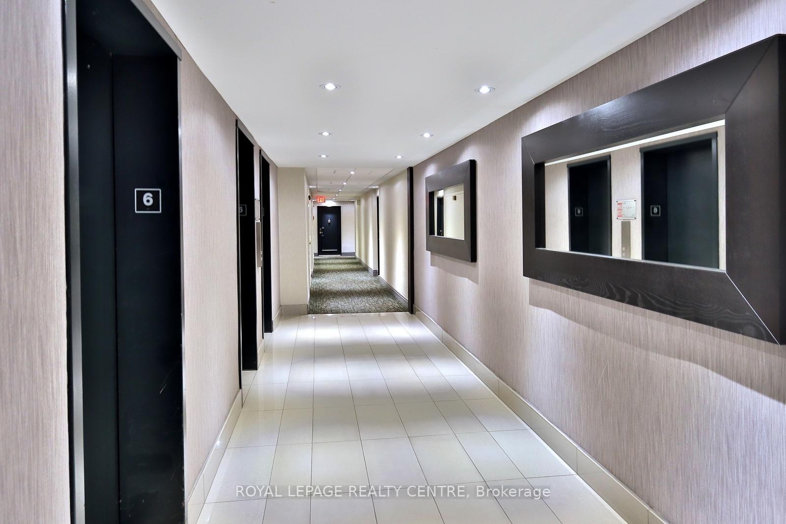 1607-1359 White Oaks Boulevard, Oakville, ON - Indoor Photo Showing Other Room