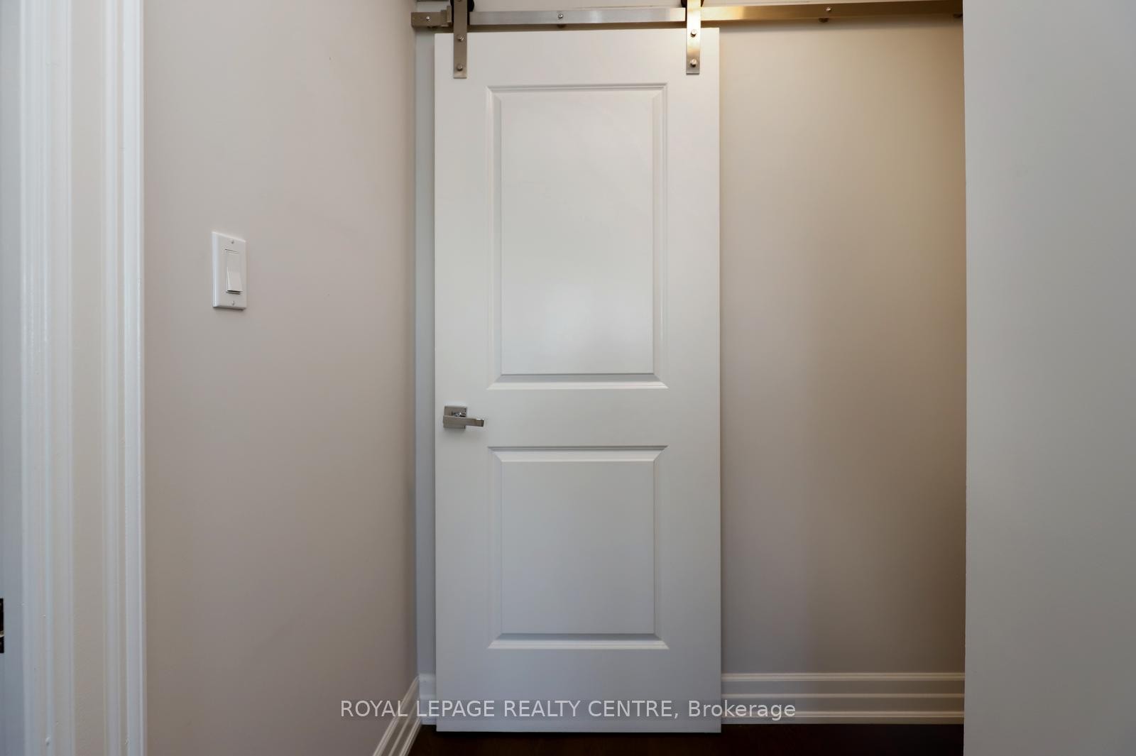 1607-1359 White Oaks Boulevard, Oakville, ON - Indoor Photo Showing Other Room