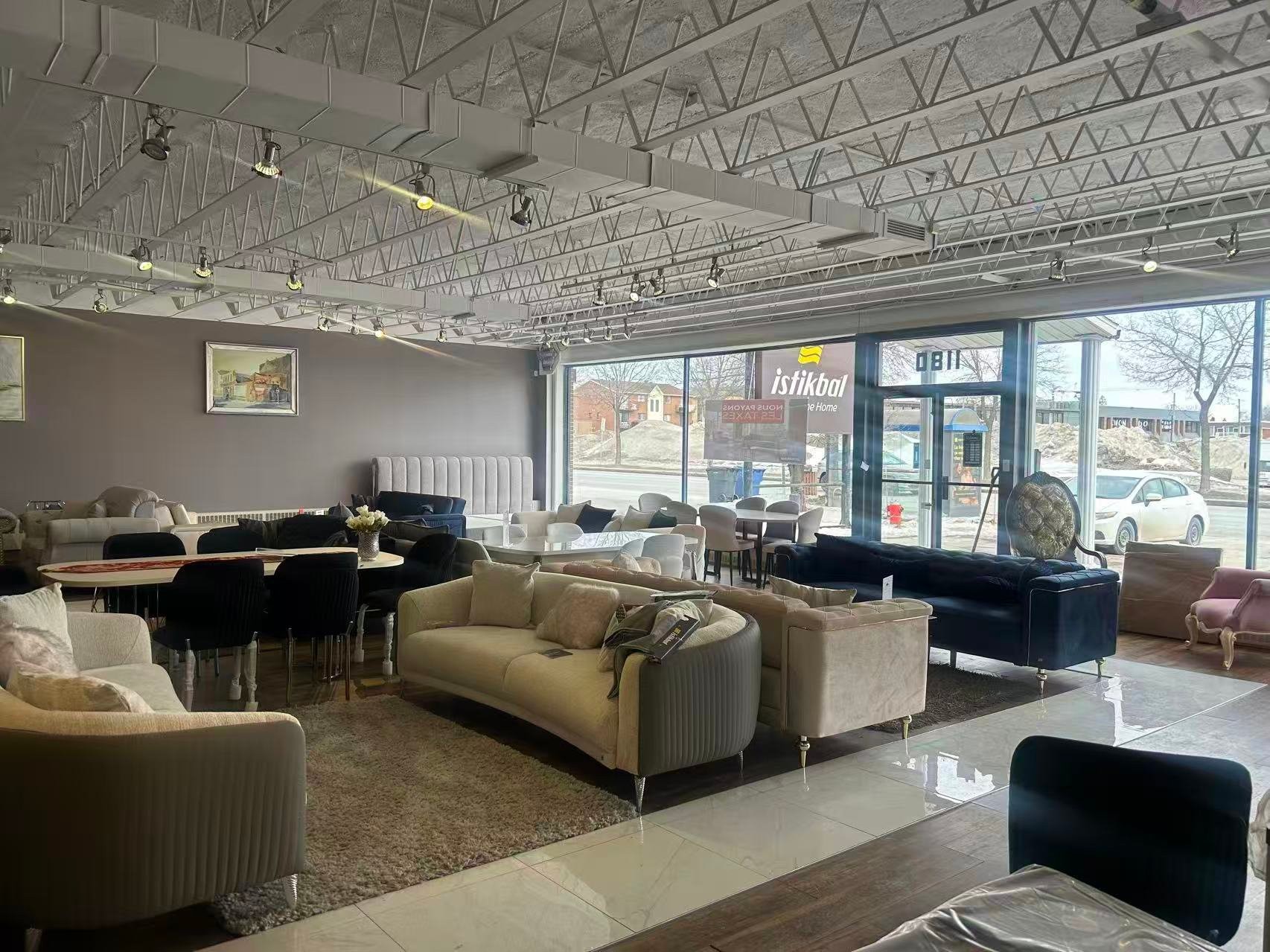 Commerce - 1180 Boul. Curé-Labelle, Laval (Chomedey), QC - Indoor