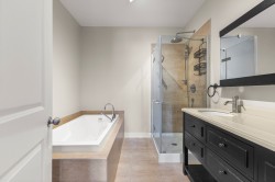 Salle de bains attenante à la CCP - 