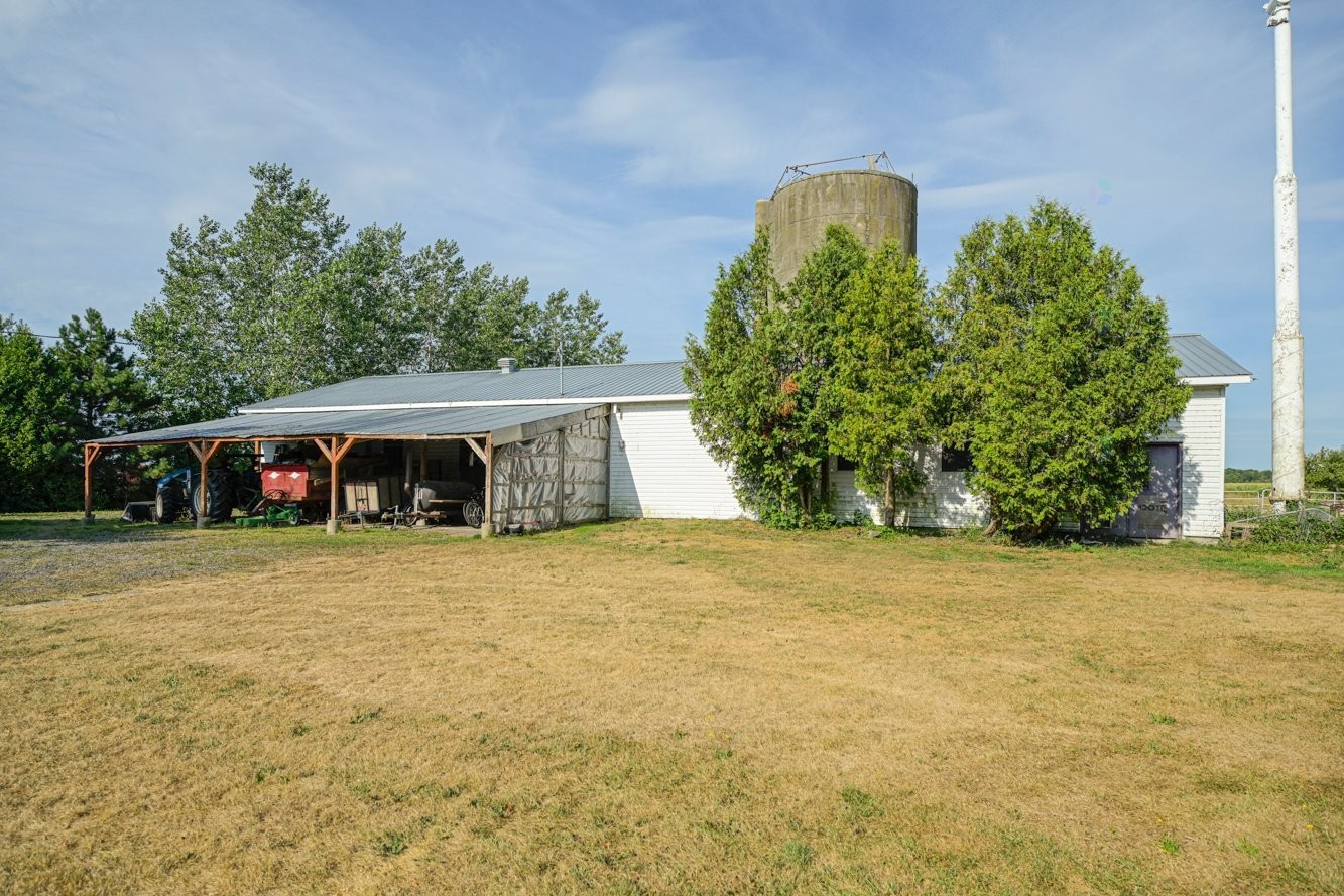 Extérieur - 7Z Rg Des Patriotes S., Saint-Cyprien-De-Napierville, QC