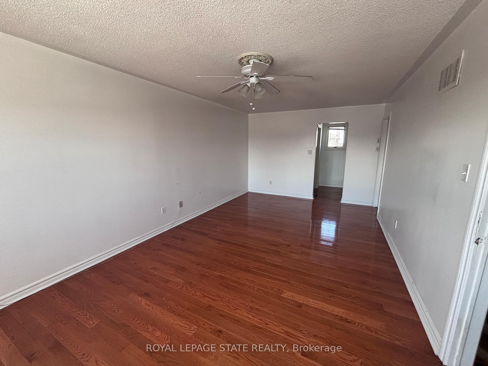 15 Strada Boulevard, St. Catharines, ON - Indoor Photo Showing Other Room