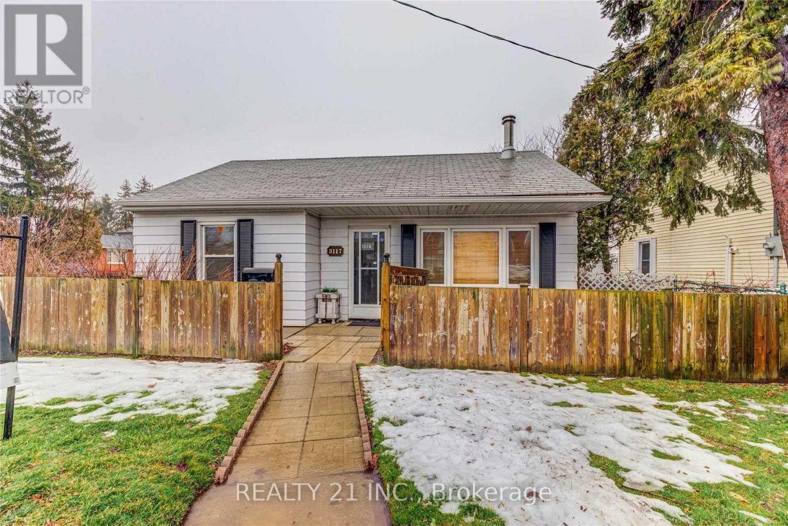 3117 St Clair Avenue E, Toronto, ON - Outdoor