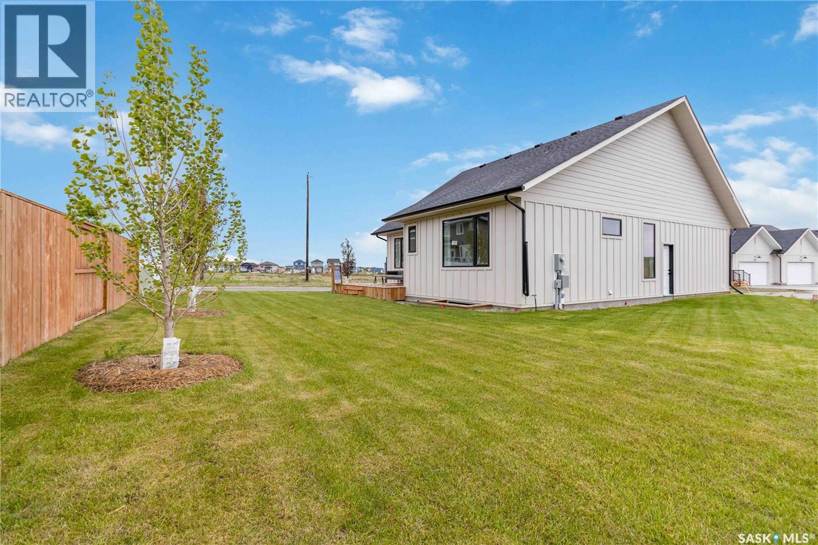 29 105 Hathway Crescent, Saskatoon, SK - Outdoor