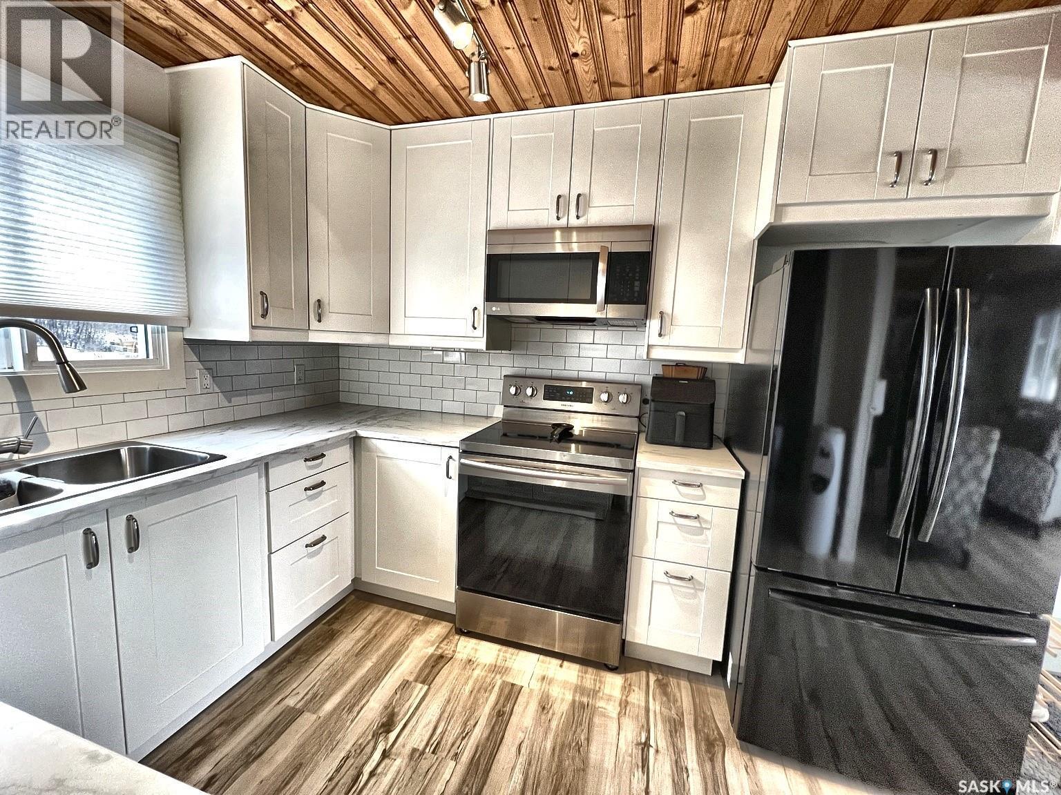 79 Snedden Crescent, Maple Bush Rm No. 224, SK - Indoor Photo Showing Kitchen