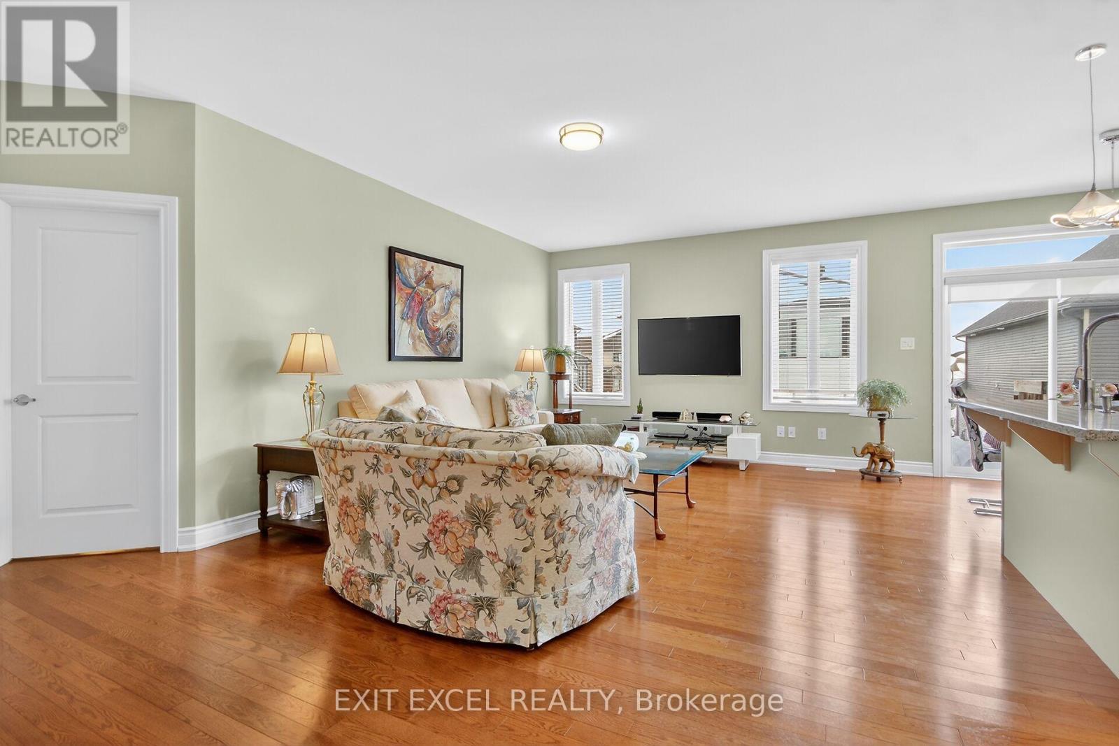 478 Fernside Street, Ottawa, ON - Indoor Photo Showing Living Room